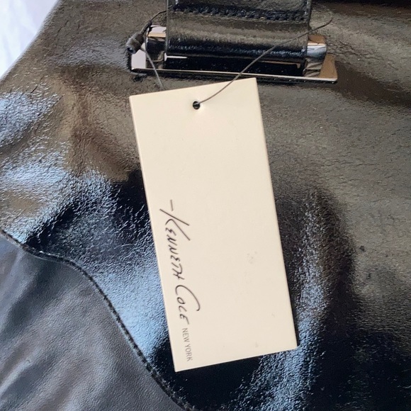 Y2K Black Leather Kiss Clasp Tote - Picture 4 of 12